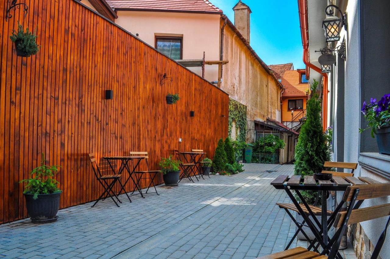 Dallure House Boutique Braşov Extérieur photo